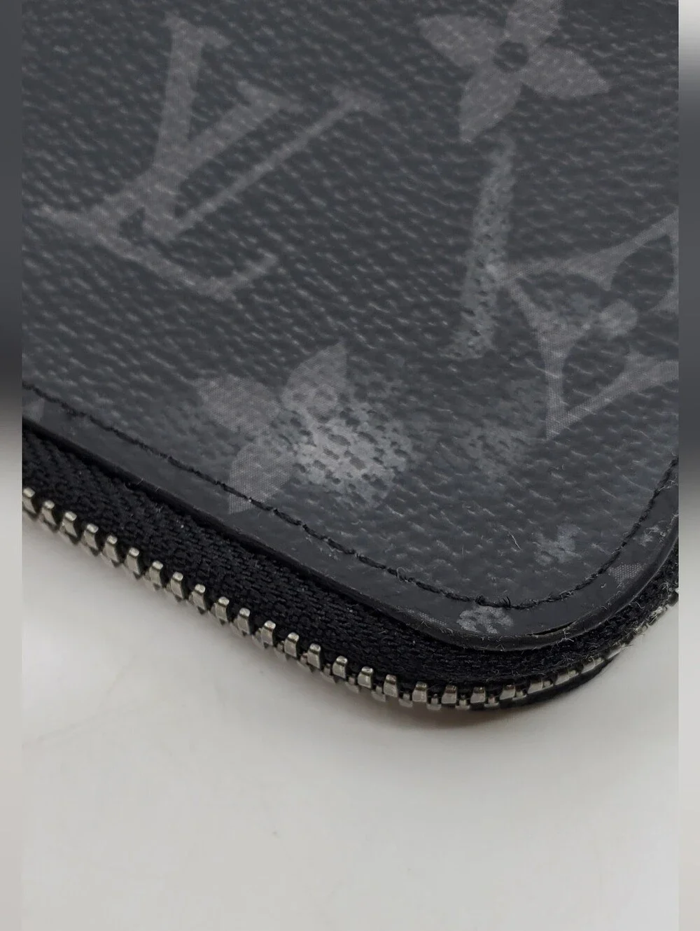 Louis Vuitton Monogram Eclipse Porte Monnale Jour Zip
